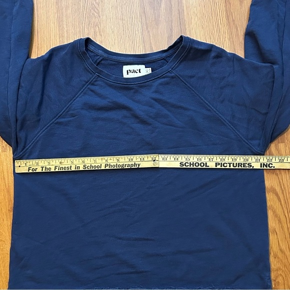 Pact Organic 100% Cotton Sweatshirt Womens  Size M Raw Hem Casual Yoga Outdoors - Picture 9 of 10